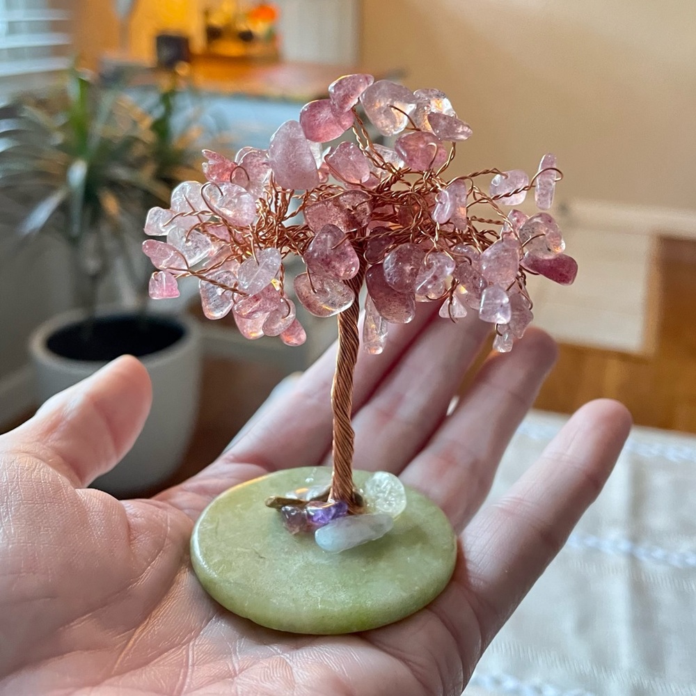 🍓Strawberry Quartz Crystal Tree & Palm Stone🍓 - Picture 2 of 15